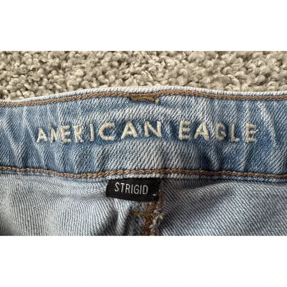 American Eagle Mom Jean Light Wash Denim Casual Womens 12 - Picture 3 of 9